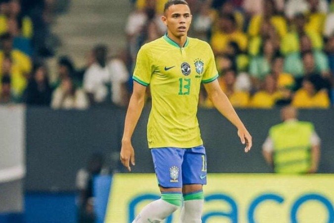 VANDERSON - Teve a missão de marcar Luis Diaz ao longo da partida. Conseguiu cumprir bem sua função, apesar do gol marcado pelo adversário, e deixou o campo exausto. Nota: 6,5 - Foto: Reprodução/Instagram