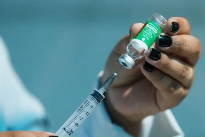 O número de infectados pelo vírus ultrapassou os 39 milhões de brasileiros desde o início da pandemia, em 2020 - (crédito: Tânia Rêgo/Agência Brasil) O número de infectados pelo vírus ultrapassou os 39 milhões de brasileiros desde o início da pandemia, em 2020 - (crédito: Tânia Rêgo/Agência Brasil)