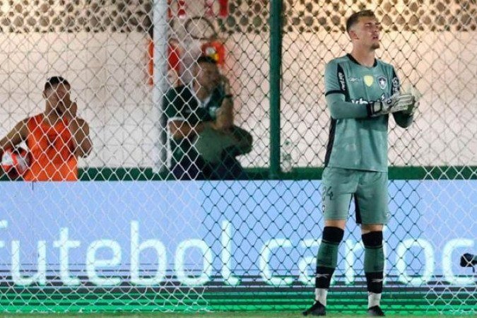 LINCK - Entrou e ficou pouco tempo. Nem teve tempo de aquecer. Cedeu a vaga a Raul, terceiro goleiro do Fogão - SEM NOTA - Foto: Vitor Silva/Botafogo 