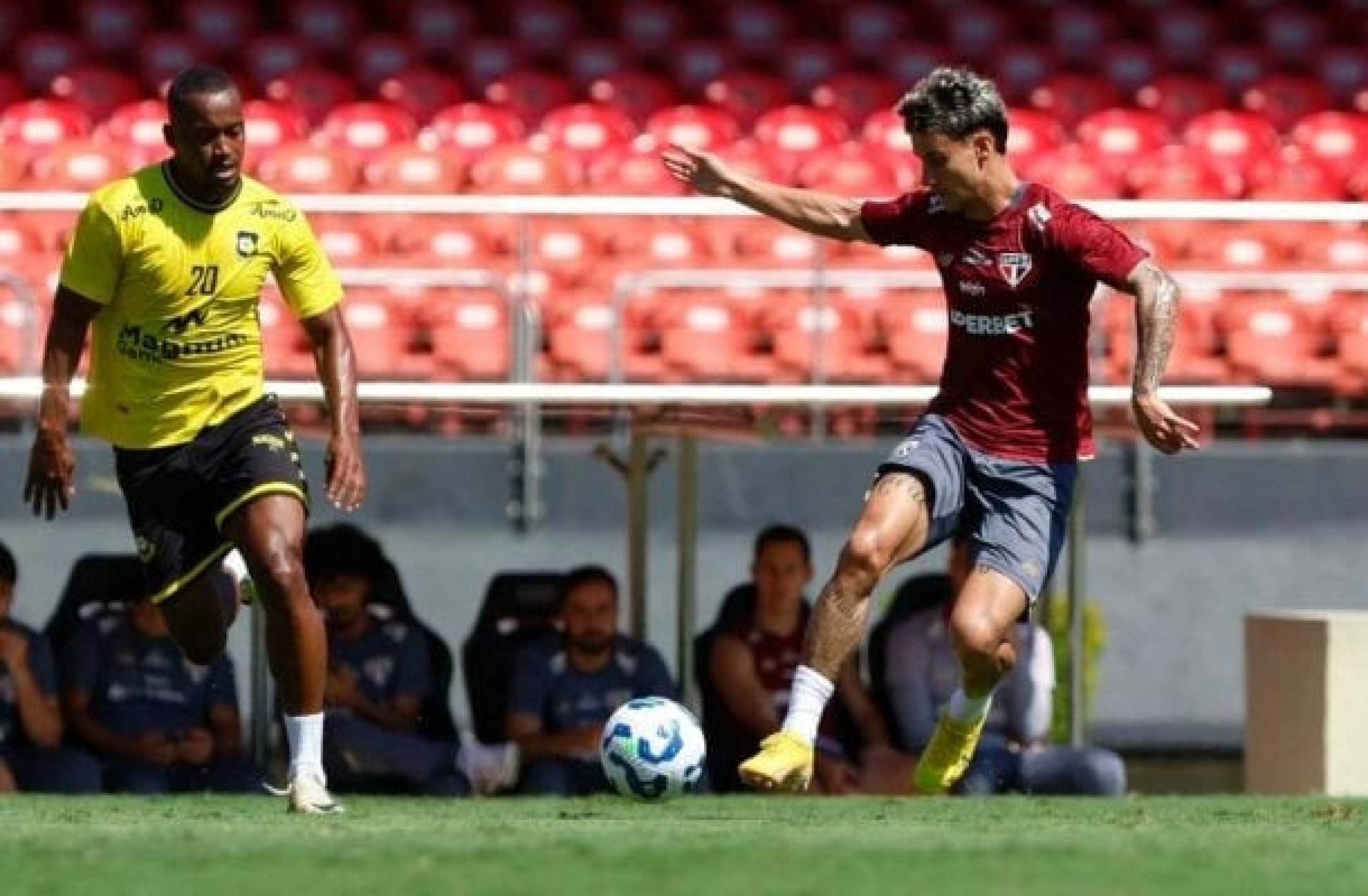 São Paulo vence o São Bernardo em jogo-treino São Paulo vence o São Bernardo em jogo-treino