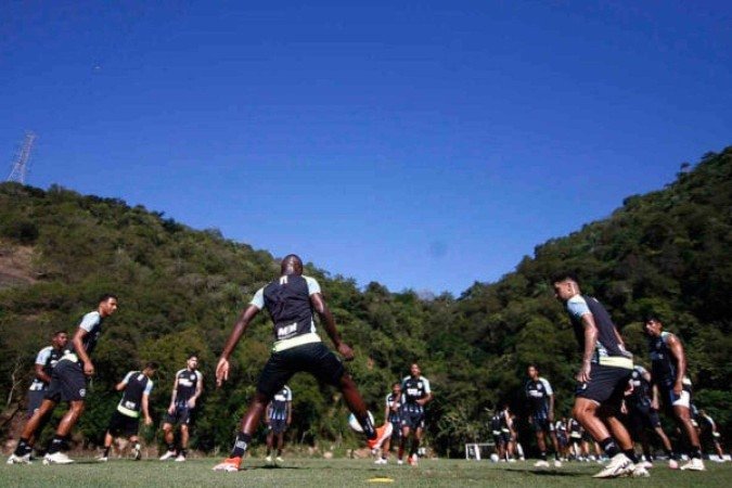 CT Lonier terá campo de grama sintética para jogadores do Botafogo simularem condições do Nilton Santos - (crédito: Foto: Vítor Silva/Botafogo) CT Lonier terá campo de grama sintética para jogadores do Botafogo simularem condições do Nilton Santos - (crédito: Foto: Vítor Silva/Botafogo)