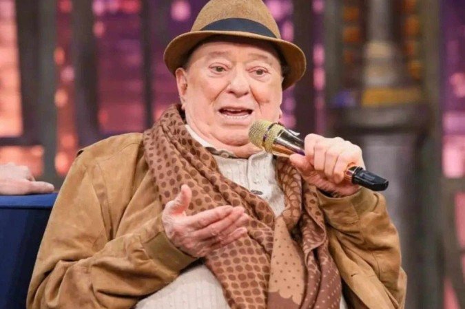 Raul Gil recebe alta e seguirá tratamento em casa