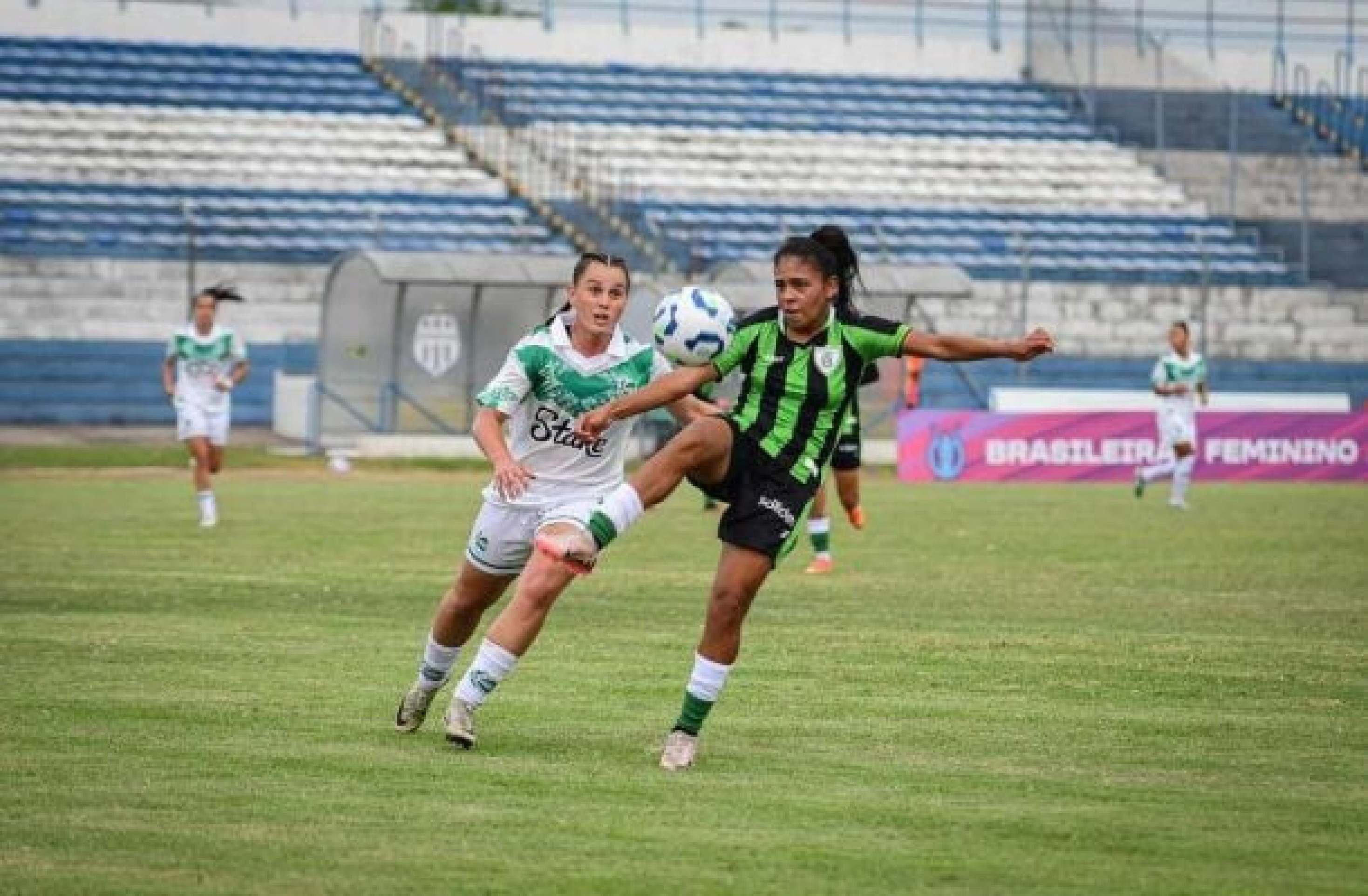 Jogadoras do América-MG reclamam de assédio. CBF afasta suspeito
