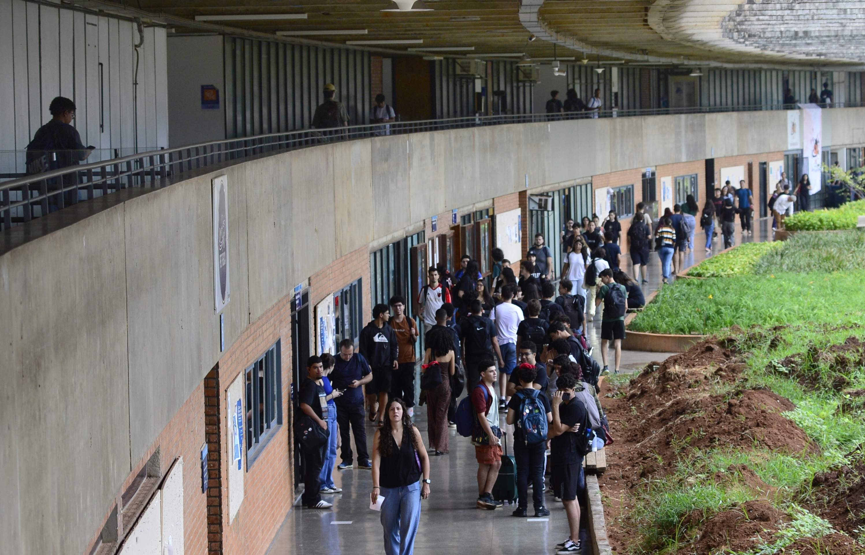 Estudantes relatam medo de debater política nas universidades