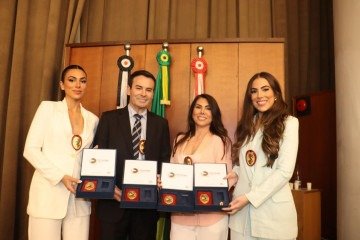 Pétala Barreiros é condecorada como Diplomata Civil Humanitária em São Paulo
- (crédito: Reprodução Instagram) Pétala Barreiros é condecorada como Diplomata Civil Humanitária em São Paulo
- (crédito: Reprodução Instagram)