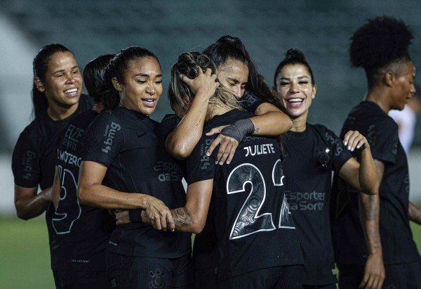 Staff Images Woman/CBF