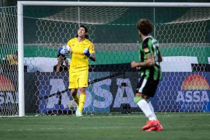 Cássio em partida contra o América-MG -  (crédito: Foto: Gustavo Aleixo/Cruzeiro)