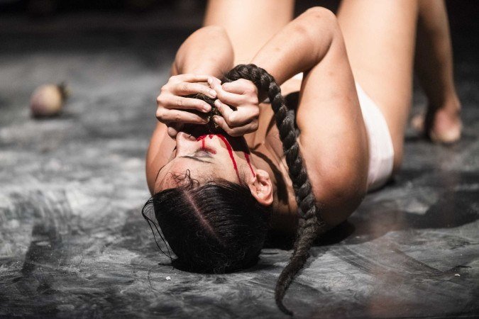 Pedra(p)Arida
Com Camila Guerra. Direção: Ed Oliveira. Hoje e amanhã, às 20h, e domingo, às 19h, no  Teatro Paulo Gracindo (Sesc Gama – SIND QD 1). ENtrada gratuita, mediante retirada de ingressos antecipada no site Retida antecipada em: https://linktr.ee/pedrapparida. Não recomendado para menores de 18 anos
