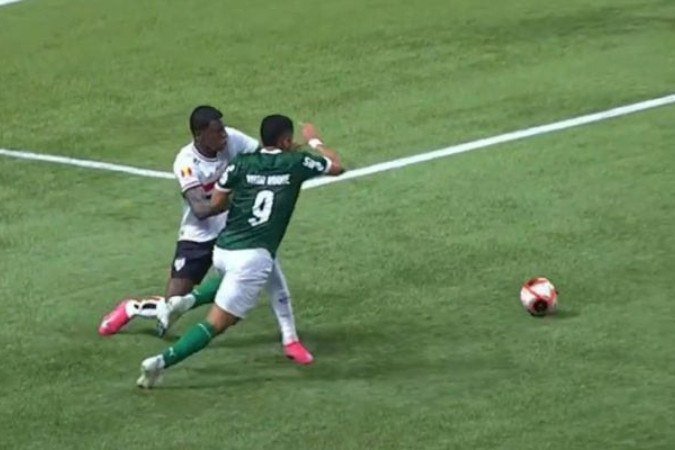 Lance foi decisivo para a eliminação do São Paulo no Campeonato Paulista - (crédito: Foto: Reprodução/CazéTV) Lance foi decisivo para a eliminação do São Paulo no Campeonato Paulista - (crédito: Foto: Reprodução/CazéTV)