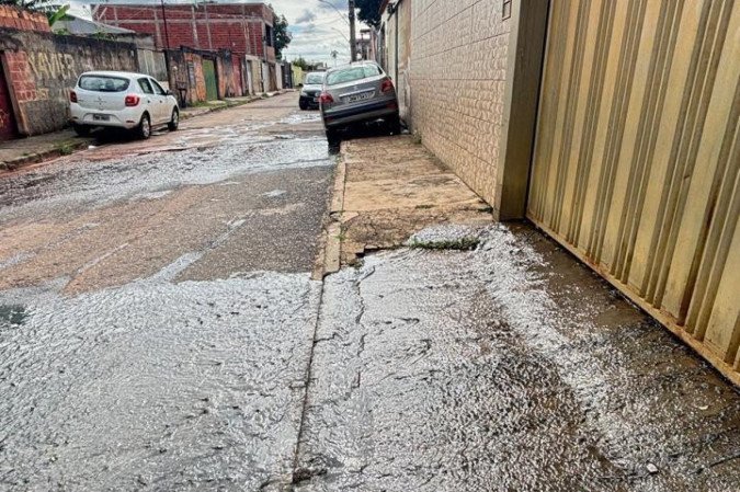 As casas estão com esgoto a céu aberto - (crédito: Cedida ao Correio) As casas estão com esgoto a céu aberto - (crédito: Cedida ao Correio)