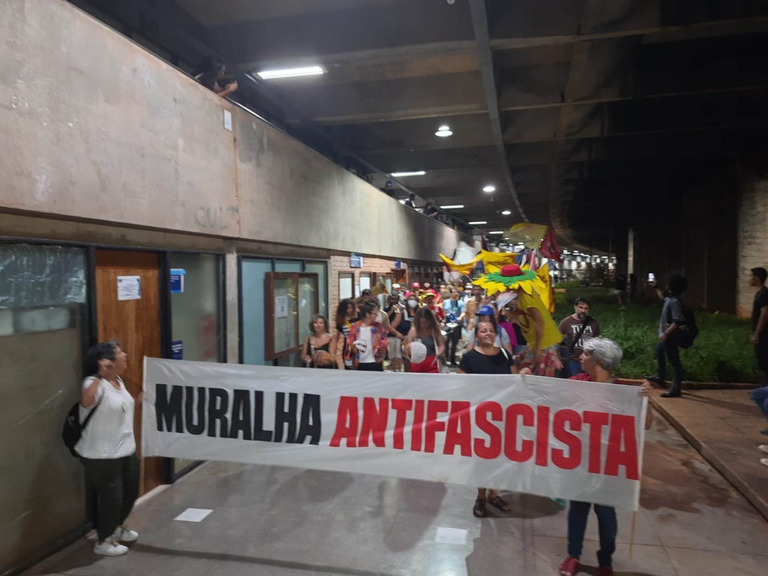 Manifestação e greve marcam início do semestre letivo na UnB