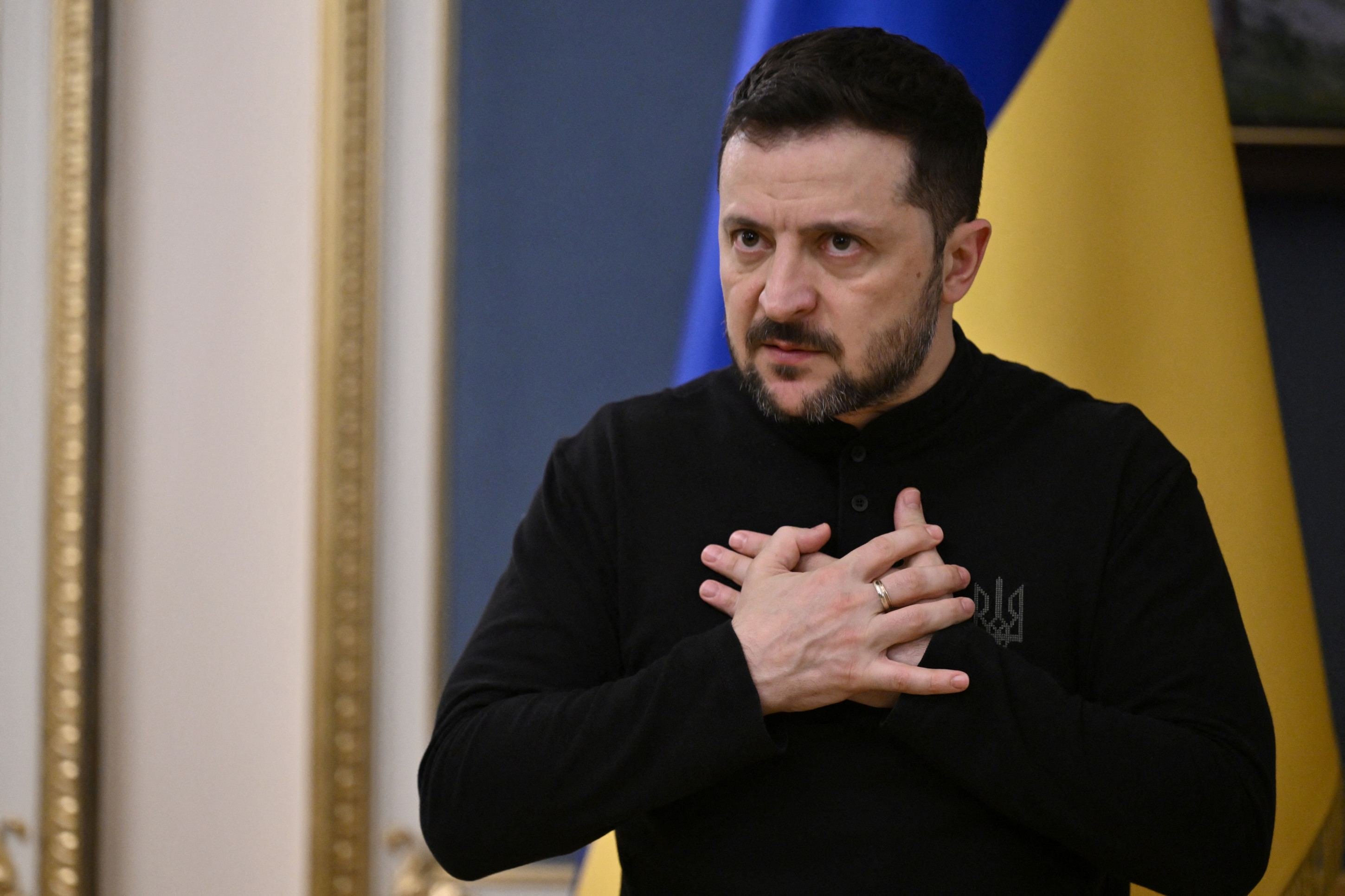 Zelensky diz que Ucrânia respeitará trégua pascal de Putin, mas aponta violações