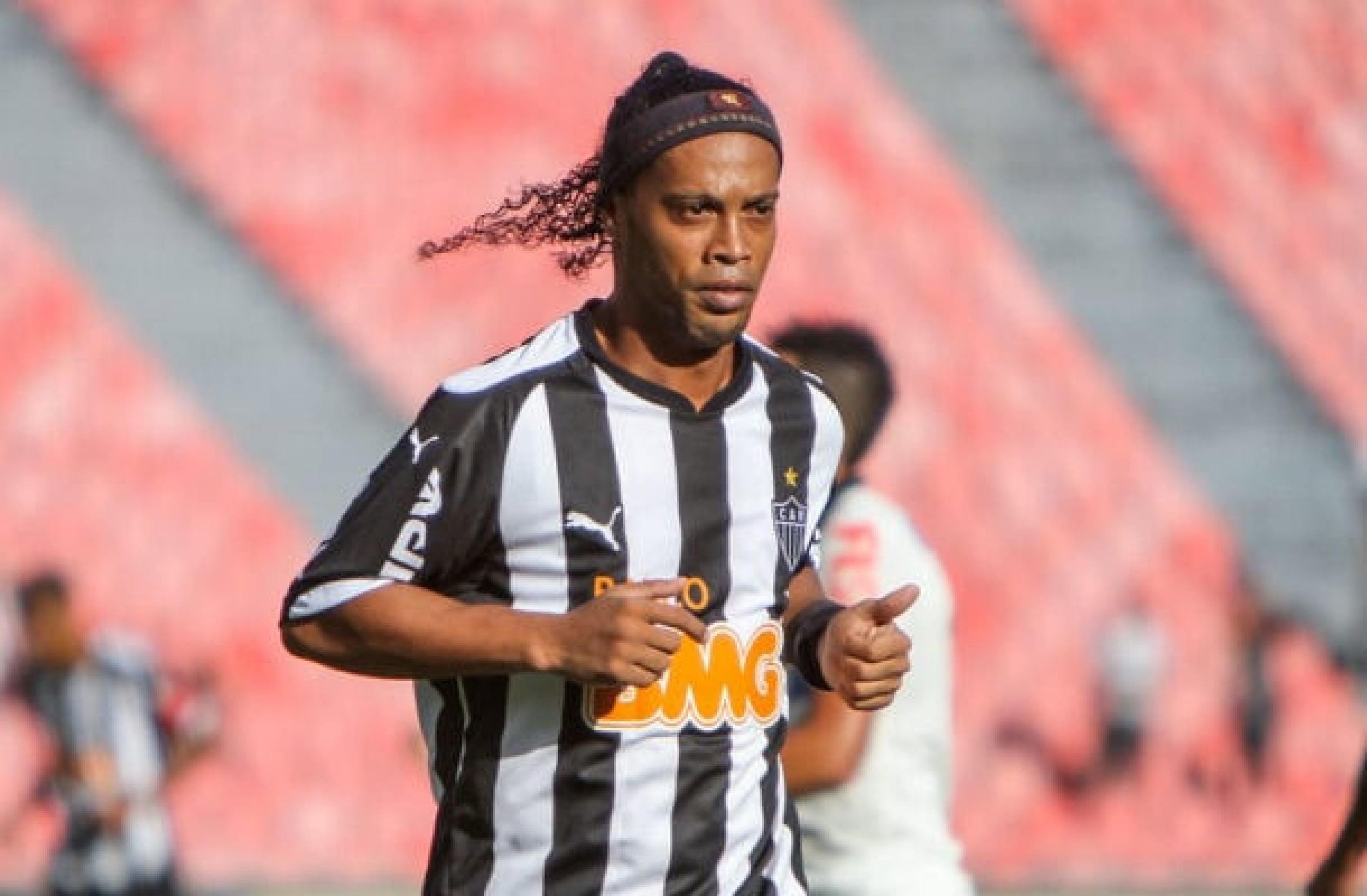 Ronaldinho parabeniza Atlético pelo aniversário de 117 anos: ‘Inesquecível’