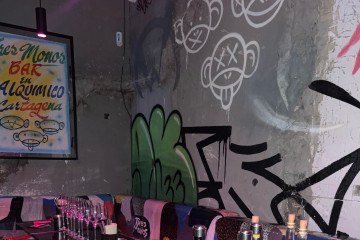 Tres Monos Bar, localizado em Palermo, 
virou o point da galera: entre os 
50 melhores do mundo 