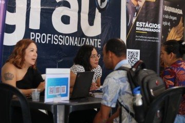 Vagas para auxiliar operacional, operador de caixa, atendente de padaria e outros serão ofertadas nesta sexta-feira (28/3) -  (crédito: Divulgação)