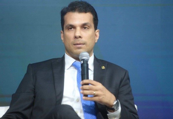 Ed Alves/CB/D.A Press