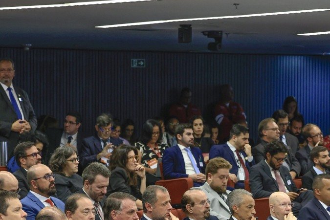 Bolsonaro durante julgamento do inquérito do golpe