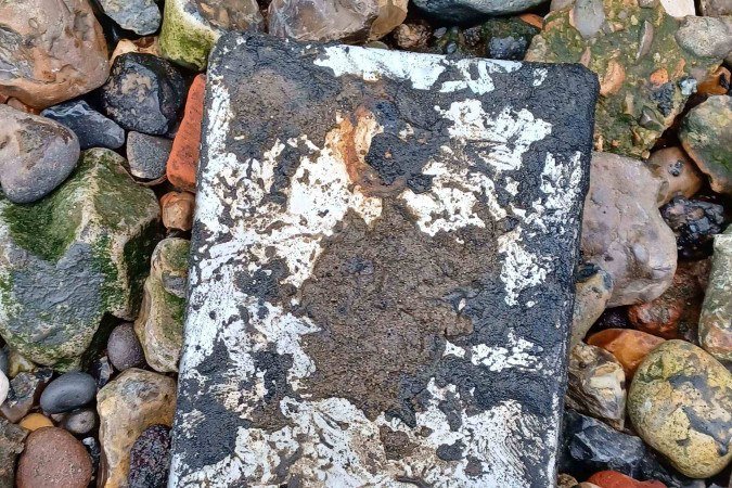 Dois disparos atravessaram o vidro e atingiram Paul Allen - (crédito: Divulgação/Polícia de Londres) Dois disparos atravessaram o vidro e atingiram Paul Allen - (crédito: Divulgação/Polícia de Londres)