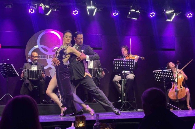 O Tango surgiu na Argentina no século 19: shows em várias casas da cidade, principalmente em San Telmo