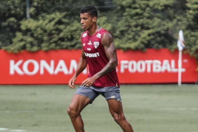 Luiz Gustavo participou do treino desta quarta-feira no CT da Barra Funda - (crédito: Foto: Erico Leonan / São Paulo FC) Luiz Gustavo participou do treino desta quarta-feira no CT da Barra Funda - (crédito: Foto: Erico Leonan / São Paulo FC)