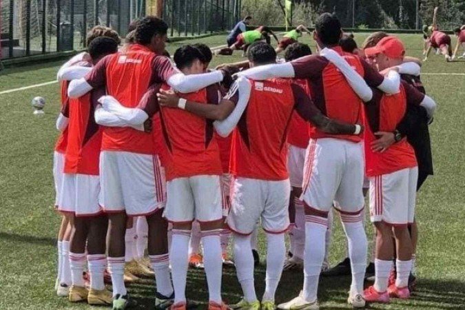 Lateral-esquerdo do Inter, Kauã Barbosa, foi vítima de racismo durante competição da base na Itália -  (crédito: Foto: Divulgação / Internacional)