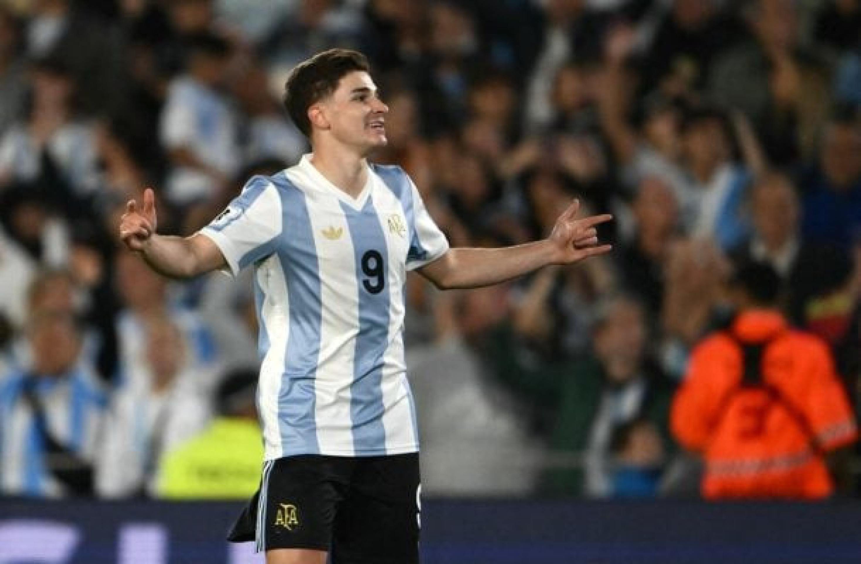 Julián Alvárez diz que frase de Raphinha deu um ‘tempero’ a mais no clássico