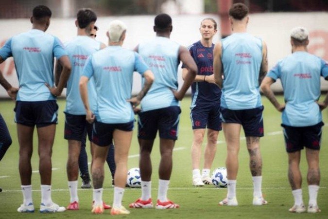 Filipe Luís tem opções defensivas e ofensivas para duelo contra o Inter -  (crédito: Foto: Adriano Fontes/Flamengo)