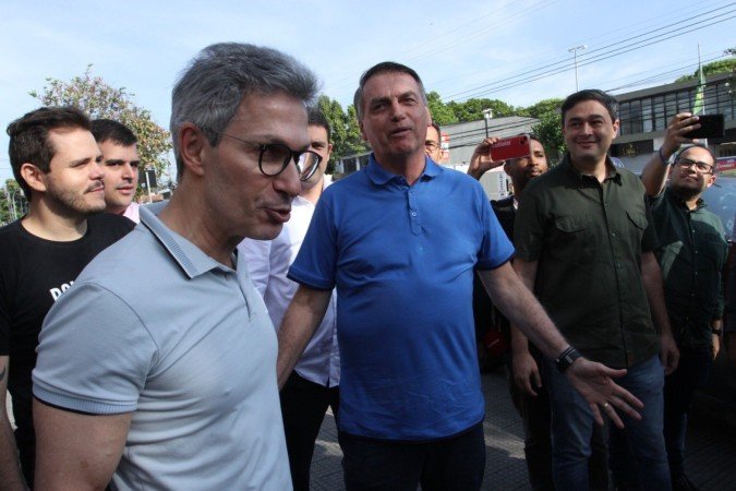 Zema e Bolsonaro durante agem do ex-presidente por BH - (crédito: Edésio Ferreira/EM/D.A Press) Zema e Bolsonaro durante agem do ex-presidente por BH - (crédito: Edésio Ferreira/EM/D.A Press)
