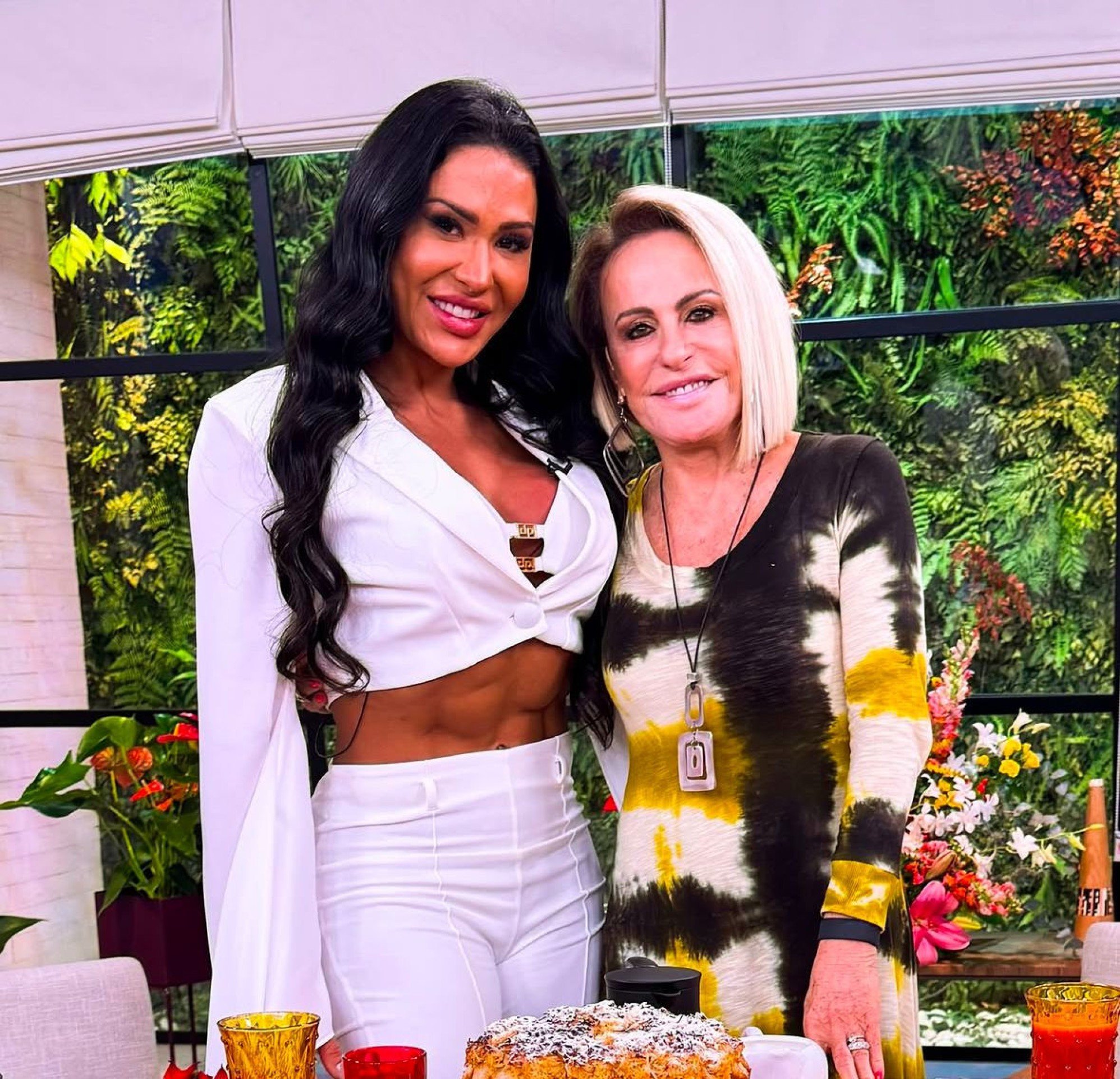 Ana Maria Braga conforta Gracyanne e revela: 'Roubava comida da geladeira’