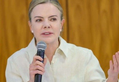 Gleisi Hoffmann propõe a Alcolumbre e Hugo Motta solução para emendas -  (crédito: Platobr Politica)