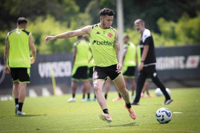 Adson, enfim, está prestes a 'reestrear' pelo Vasco - (crédito: Foto: Matheus Lima / CRVG) Adson, enfim, está prestes a 'reestrear' pelo Vasco - (crédito: Foto: Matheus Lima / CRVG)