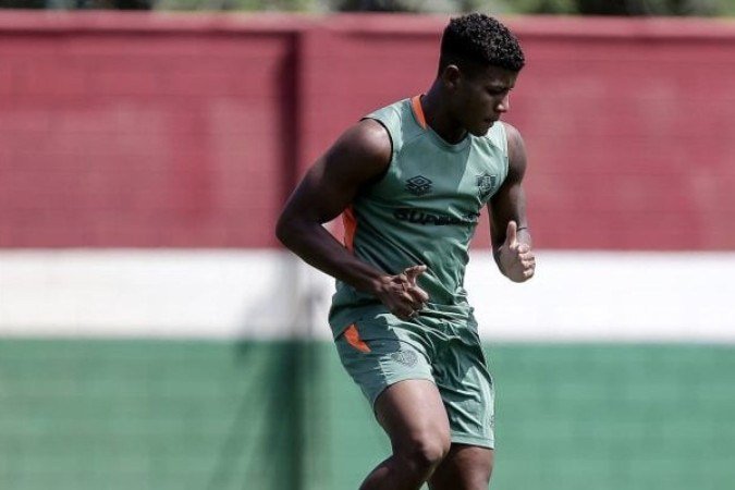 Hércules deve ser titular no Fluminense contra sua ex-equipe - (crédito: Foto: LUCAS MERÇON / FLUMINENSE F.C.) Hércules deve ser titular no Fluminense contra sua ex-equipe - (crédito: Foto: LUCAS MERÇON / FLUMINENSE F.C.)