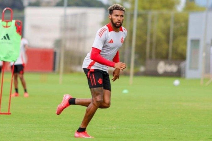 Atacante recupera condição física ideal e disputa titularidade no ataque do Inter - (crédito: Foto: Divulgação / SC Internacional) Atacante recupera condição física ideal e disputa titularidade no ataque do Inter - (crédito: Foto: Divulgação / SC Internacional)