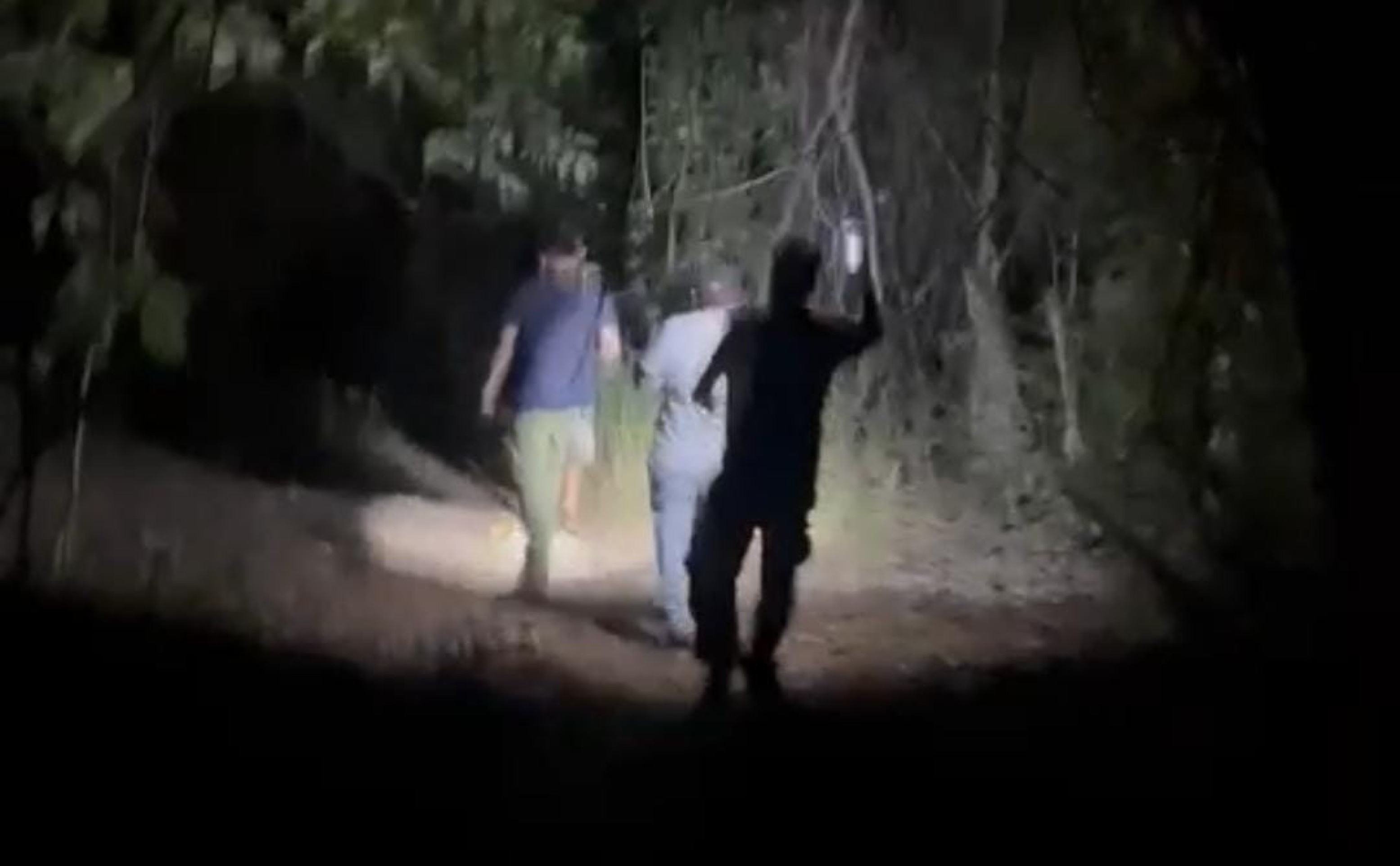 Adolescente detido por esquartejamento de Thalita indica cova em parque; veja vídeo