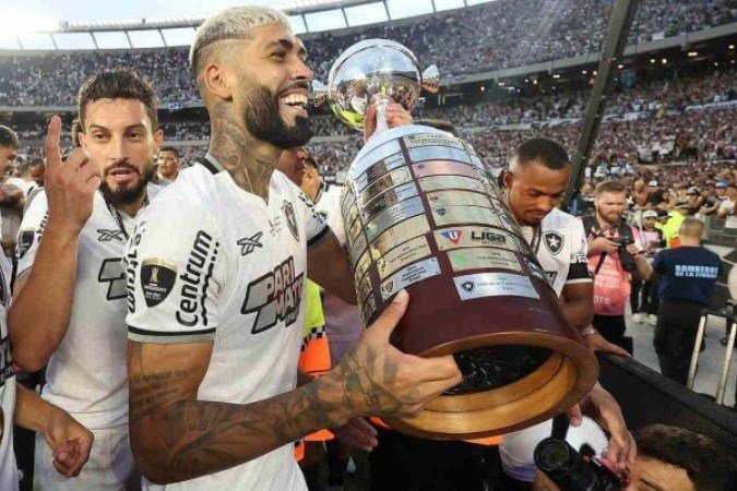 Barboza foi o melhor zagueiro da Libertadores-2024 - (crédito: Foto: Vitor Silva/Botafogo) Barboza foi o melhor zagueiro da Libertadores-2024 - (crédito: Foto: Vitor Silva/Botafogo)