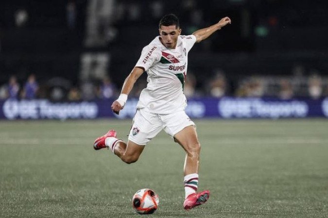 KEVIN SERNA  - Ficou apenas 16 minutos em campo e pouco apareceu para tentar jogadas ofensivas pelo seu lado. SEM NOTA. Foto: Lucas Merçon/Fluminense