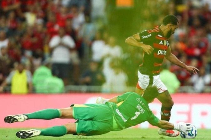 Juninho não teve a noite mais feliz no Maracanã, perdendo boas chances pelo Flamengo - (crédito: Foto: Gilvan de Souza/Flamengo) Juninho não teve a noite mais feliz no Maracanã, perdendo boas chances pelo Flamengo - (crédito: Foto: Gilvan de Souza/Flamengo)