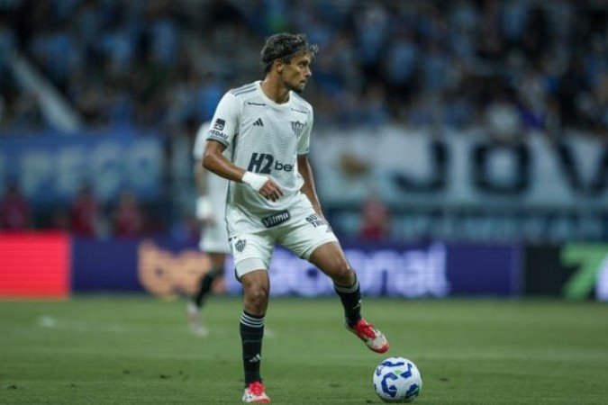 SCARPA - Se aproximou muito do ataque e tramou boas jogadas com Hulk. Mas faltou finalizar. NOTA 6,0. Foto: Pedro Souza / Atlético