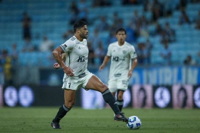 HULK - Jogou mais como iniciador do que homem de área, muita movimentação e passes inteligentes. Mas deveria arriscar mais nas finalizações. Sumiu no segundo tempo e acabou substituído por Rubens NOTA 5,5. Foto: Pedro Souza / Atlético