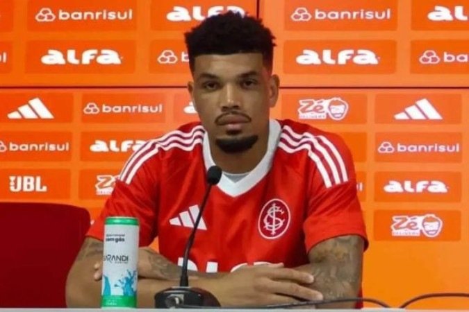 Apresentado nesta semana, zagueiro Juninho fez estreia pelo Inter -  (crédito: Foto: Ricardo Duarte / Internacional)