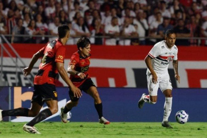 SPORT - Dentro de suas limitações técnicas, fez boa partida e quase sempre encurralou o São Paulo - Nota 6,0 - Divulgação