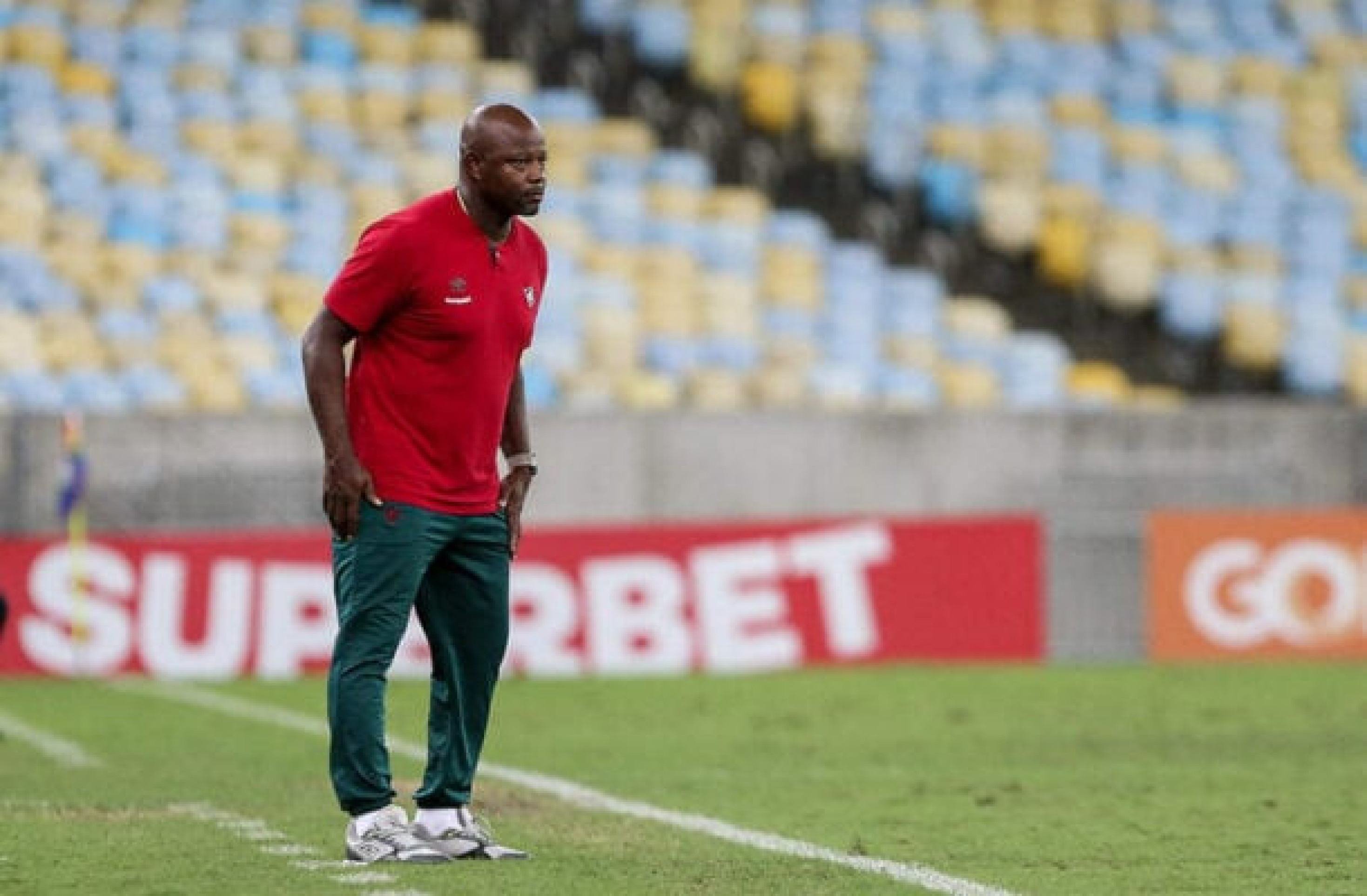 Diretoria do Fluminense escolherá substituto de Mano Menezes sem pressa