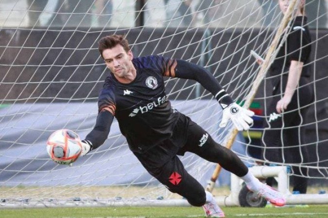 LÉO JARDIM - Não teve culpa no gol do Santos e fez boas defesas - Nota 6,0Matheus LIma / Vasco