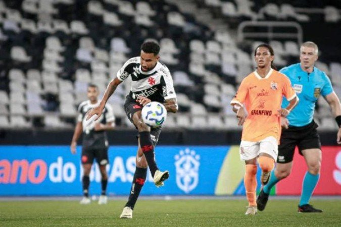 JAIR - Entrou na reta final do segundo tempo e fica sem nota - SEM NOTA - Matheus Lima / Vasco
