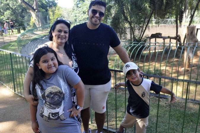 Vanessa e Walter, com os filhos Sofia e Vithor