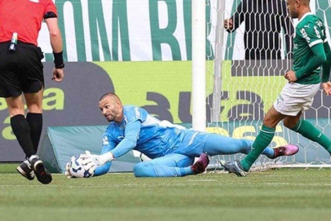 Weverton em confronto contra o Botafogo pela primeira rodada do Brasileiro - (crédito: Cesar Greco/Palmeiras) Weverton em confronto contra o Botafogo pela primeira rodada do Brasileiro - (crédito: Cesar Greco/Palmeiras)