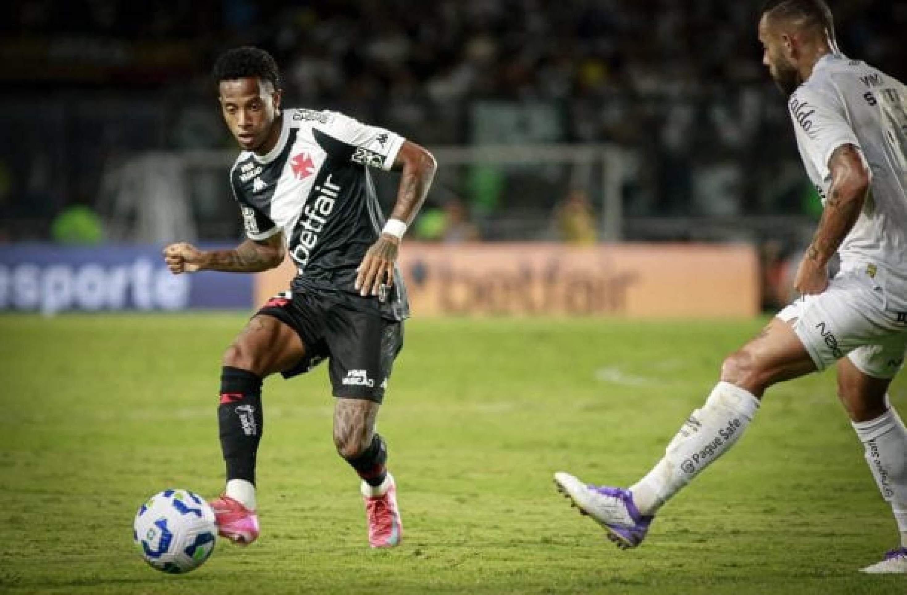 Vasco embarca rumo a Arequipa; Tchê Tchê projeta estreia na Sul-Americana