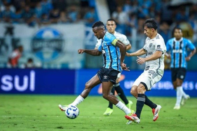 Edenilson é uma das gratas surpresas no Grêmio neste início de temporada - (crédito: Foto: Lucas Uebel / Grêmio FBPA) Edenilson é uma das gratas surpresas no Grêmio neste início de temporada - (crédito: Foto: Lucas Uebel / Grêmio FBPA)