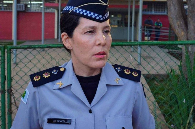 Renata Cardoso, tenente-coronel, diz que não será necessária cirurgia: Renata Cardoso, tenente-coronel, diz que não será necessária cirurgia: