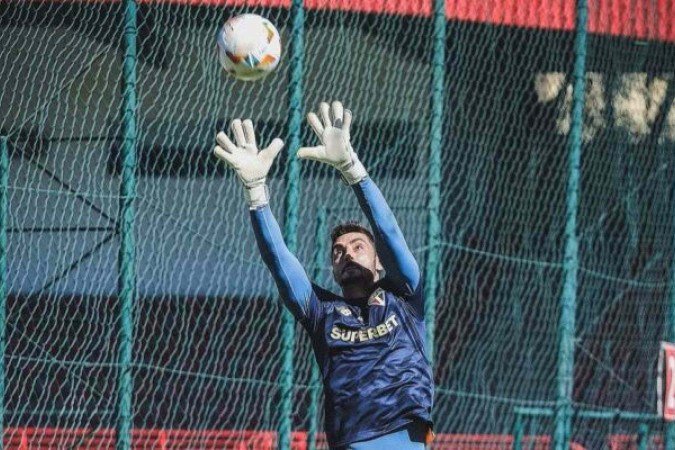 Rafael renova com o São Paulo até 2027 - (crédito: Foto: Rubens Chiri / São Paulo FC) Rafael renova com o São Paulo até 2027 - (crédito: Foto: Rubens Chiri / São Paulo FC)